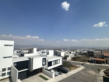 Venta: Residencia Premium en Zibatá Acantha $5.4 mdp | 3 Recámaras y Roof Garden