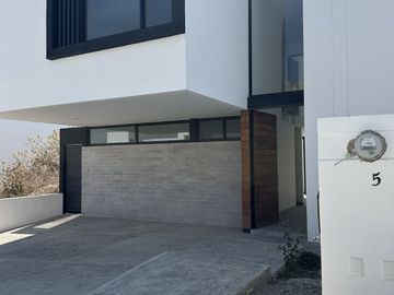 Venta: Residencia Premium en Zibatá Acantha $5.4 mdp | 3 Recámaras y Roof Garden