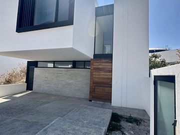 Venta: Residencia Premium en Zibatá Acantha $5.4 mdp | 3 Recámaras y Roof Garden