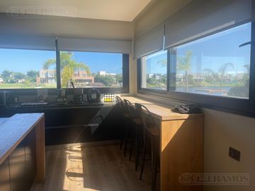Casa en venta al lago en el Barrio Vistas, PUERTOS / ESCOBAR