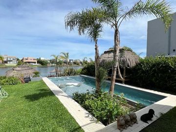 Casa en venta al lago en el Barrio Vistas, PUERTOS / ESCOBAR