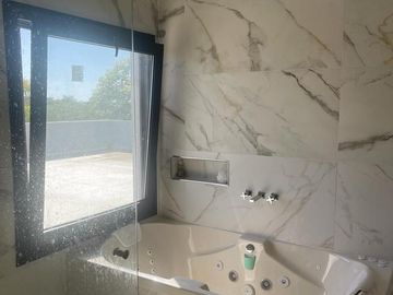 Casa en venta al lago en el Barrio Vistas, PUERTOS / ESCOBAR