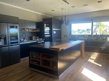 Casa en venta al lago en el Barrio Vistas, PUERTOS / ESCOBAR