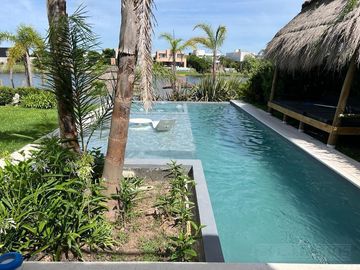 Casa en venta al lago en el Barrio Vistas, PUERTOS / ESCOBAR