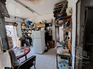 Venta - Casa con 3 Viviendas de 3 Ambientes y Taller - General San Martin, Zona Norte