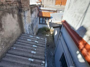 Venta - Casa con 3 Viviendas de 3 Ambientes y Taller - General San Martin, Zona Norte