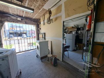 Venta - Casa con 3 Viviendas de 3 Ambientes y Taller - General San Martin, Zona Norte
