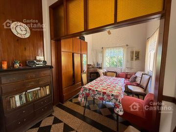 Casa Racionalista 3 Amb. con Fondo de 8,66x20m