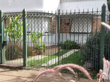 Casa Racionalista 3 Amb. con Fondo de 8,66x20m