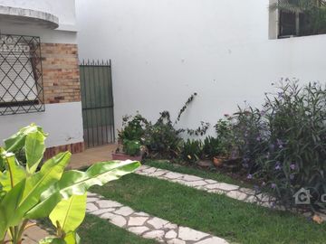 Casa Racionalista 3 Amb. con Fondo de 8,66x20m