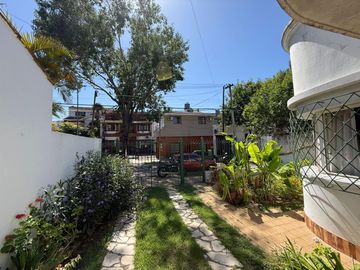 Casa Racionalista 3 Amb. con Fondo de 8,66x20m