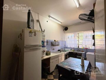 Casa Racionalista 3 Amb. con Fondo de 8,66x20m