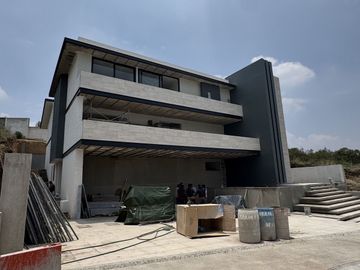 Venta de Residencia en Rancho San Juan – Zona Esmeralda