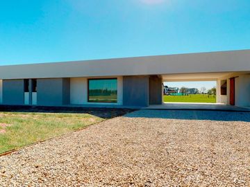 Casa en venta a estrenar 3 dormitorios en Campos de Roca II
