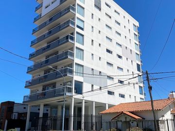 Moderno monoambiente con vista al mar en Punta Mogotes