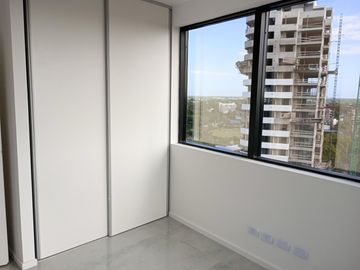 Departamento 2 ambientes a estrenar en torre de categoría. Piso alto.