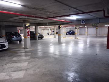 Departamento 2 ambientes a estrenar en torre de categoría. Piso alto.