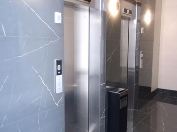 Departamento 2 ambientes a estrenar en torre de categoría. Piso alto.