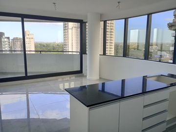 Departamento 2 ambientes a estrenar en torre de categoría. Piso alto.