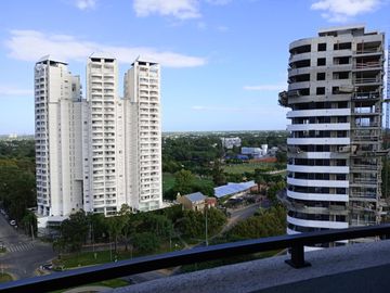 Departamento 2 ambientes a estrenar en torre de categoría. Piso alto.