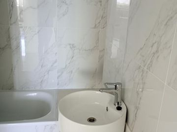 Departamento 2 ambientes a estrenar en torre de categoría. Piso alto.