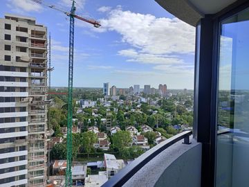 Departamento 2 ambientes a estrenar en torre de categoría. Piso alto.