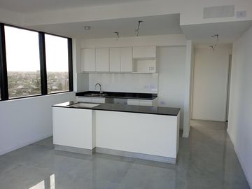Departamento 2 ambientes a estrenar en torre de categoría. Piso alto.