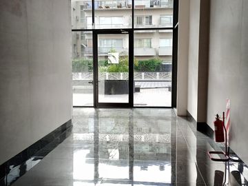 Departamento 2 ambientes a estrenar en torre de categoría. Piso alto.