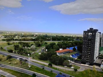 Departamento 2 ambientes a estrenar en torre de categoría. Piso alto.