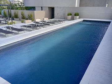 Departamento 2 ambientes a estrenar en torre de categoría. Piso alto.