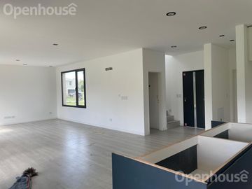 MAGNIFICA CASA EN EL BARRIO DE SANTO TOMÁS 5 AMBIENTES