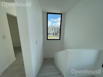 MAGNIFICA CASA EN EL BARRIO DE SANTO TOMÁS 5 AMBIENTES