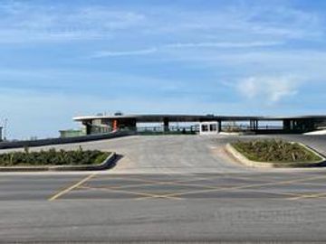 Lote a la LAGUNA de 910 m2,  en venta  en Los Puentes - Nordelta