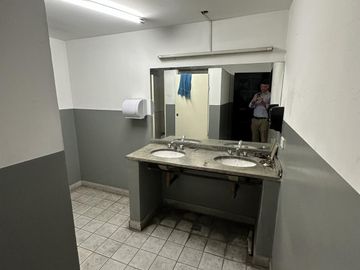 Depósito en El Talar