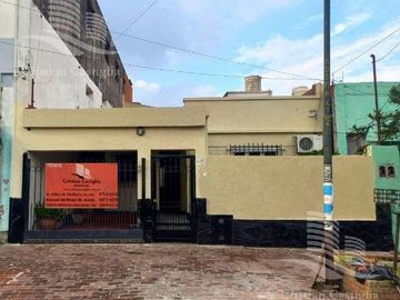 VENTA -CASA MULTIFAMILIAR, PATIO, TERRAZA- VILLA BALLESTER