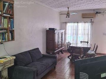 VENTA -CASA MULTIFAMILIAR, PATIO, TERRAZA- VILLA BALLESTER