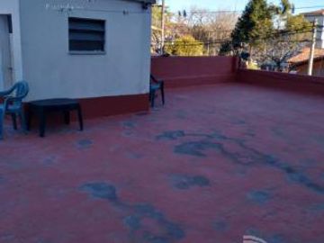 VENTA -CASA MULTIFAMILIAR, PATIO, TERRAZA- VILLA BALLESTER