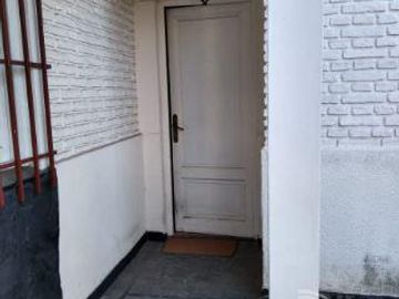 VENTA -CASA MULTIFAMILIAR, PATIO, TERRAZA- VILLA BALLESTER