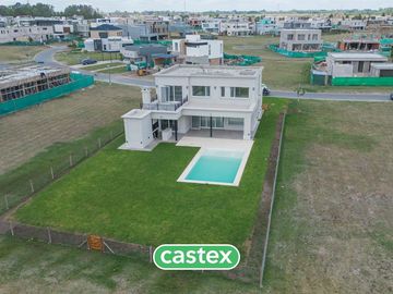 Casa en venta en Terralagos, Canning