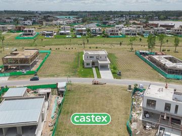 Casa en venta en Terralagos, Canning
