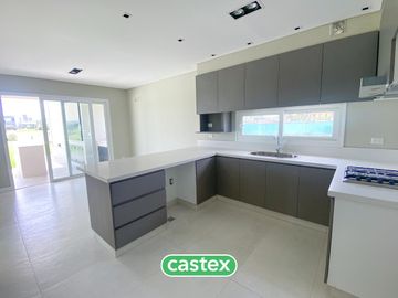 Casa en venta en Terralagos, Canning