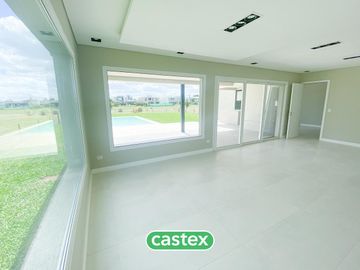 Casa en venta en Terralagos, Canning