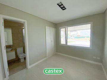 Casa en venta en Terralagos, Canning