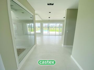 Casa en venta en Terralagos, Canning