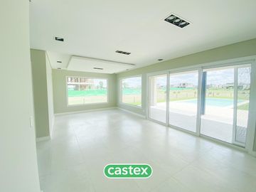 Casa en venta en Terralagos, Canning