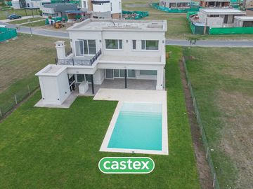 Casa en venta en Terralagos, Canning