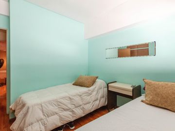 Venta  · Departamento   ·5 ambientes (duplex)  · cochera  · terraza propia   · Apto crédito