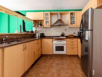 Venta  · Departamento   ·5 ambientes (duplex)  · cochera  · terraza propia   · Apto crédito