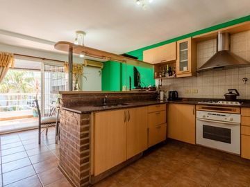 Venta  · Departamento   ·5 ambientes (duplex)  · cochera  · terraza propia   · Apto crédito