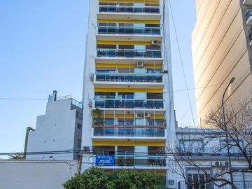 APTO CREDITO! Cómodo y luminoso 5 ambientes con vista al Parque Centenario